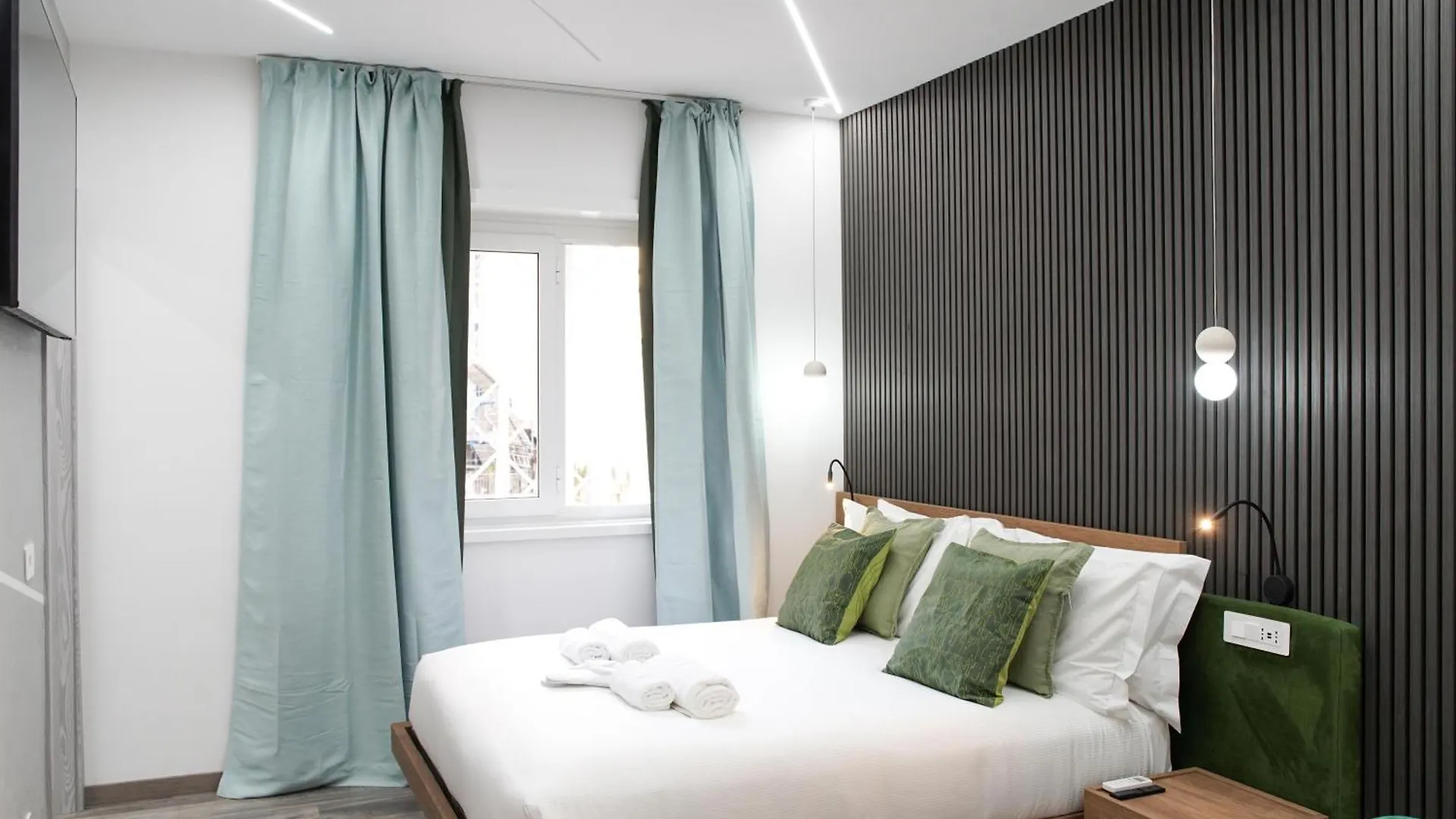 New Luxury Rooms Rome Bed & Breakfast