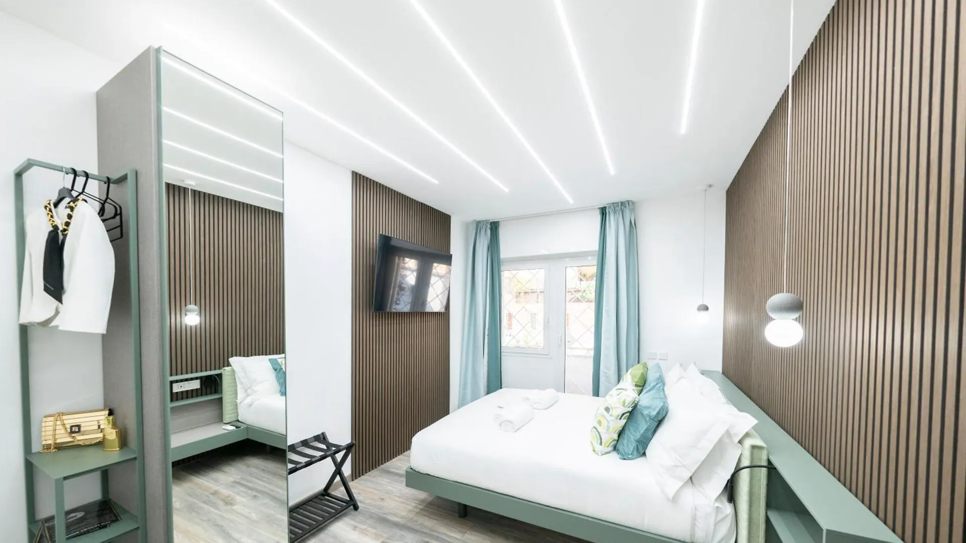 New Luxury Rooms Rome Bed & Breakfast