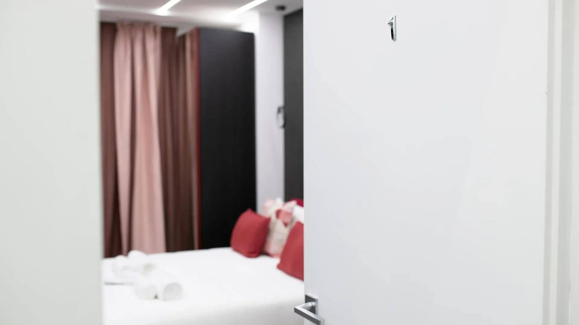 New Luxury Rooms Rome Bed & Breakfast