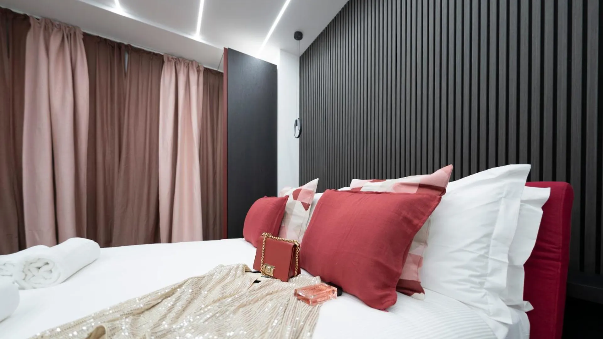 New Luxury Rooms Rome 0*,  Italy